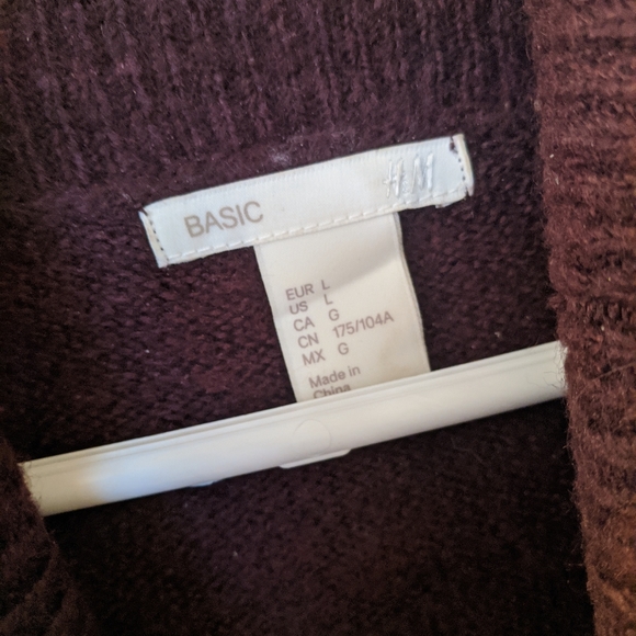 3/$15 Burgundy H&M sweater - Picture 2 of 4